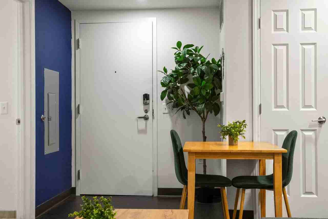 209 9th St #1376599P - Photo 7 of 10