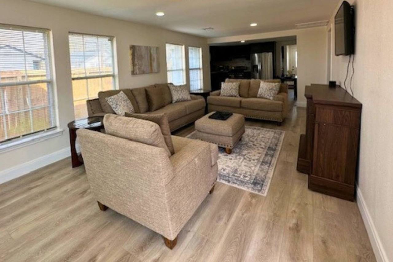 3020 Hardy St #1377439P - Photo 4 of 29