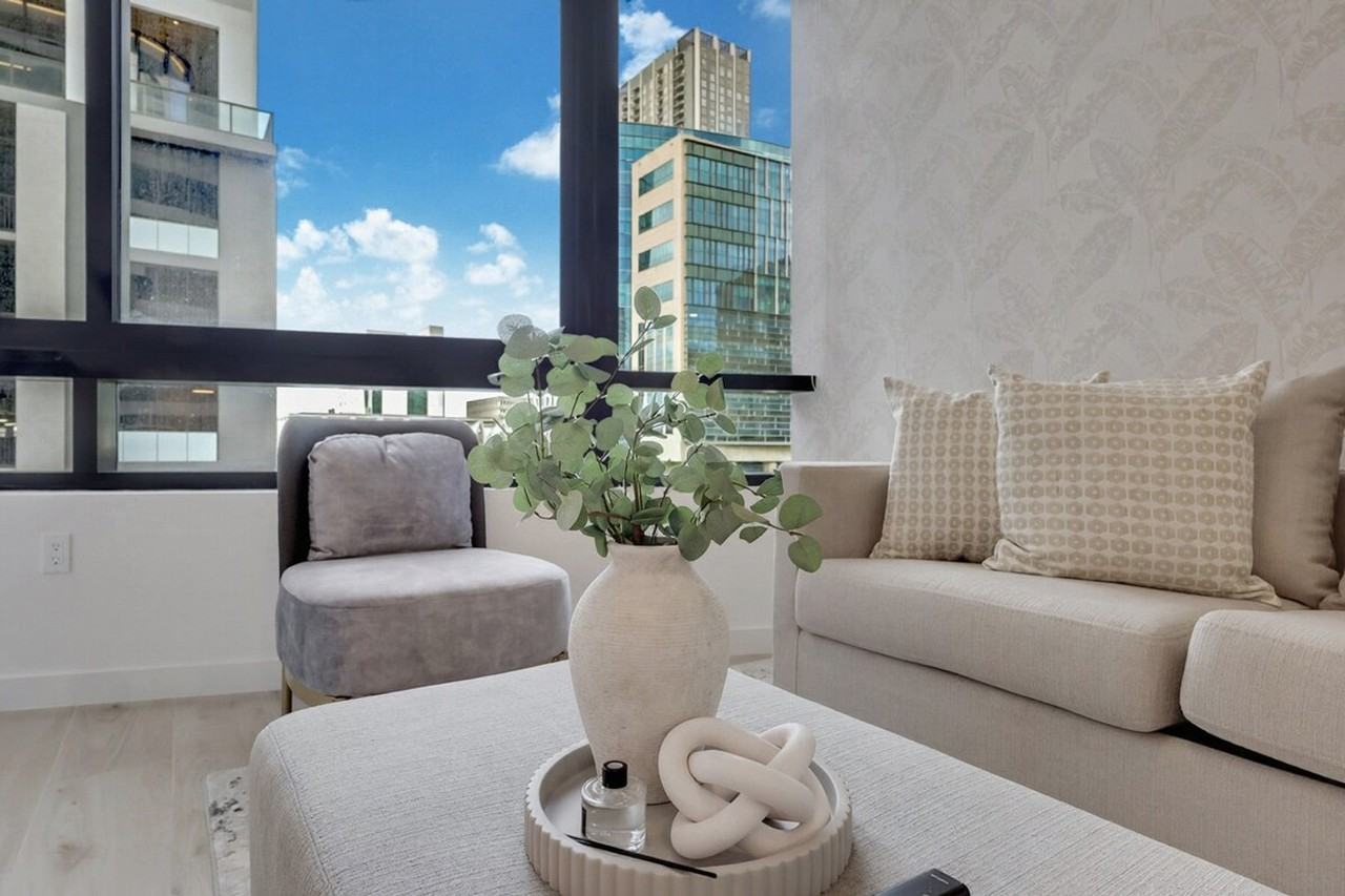 225 N Miami Ave #1377474P - Photo 3 of 18