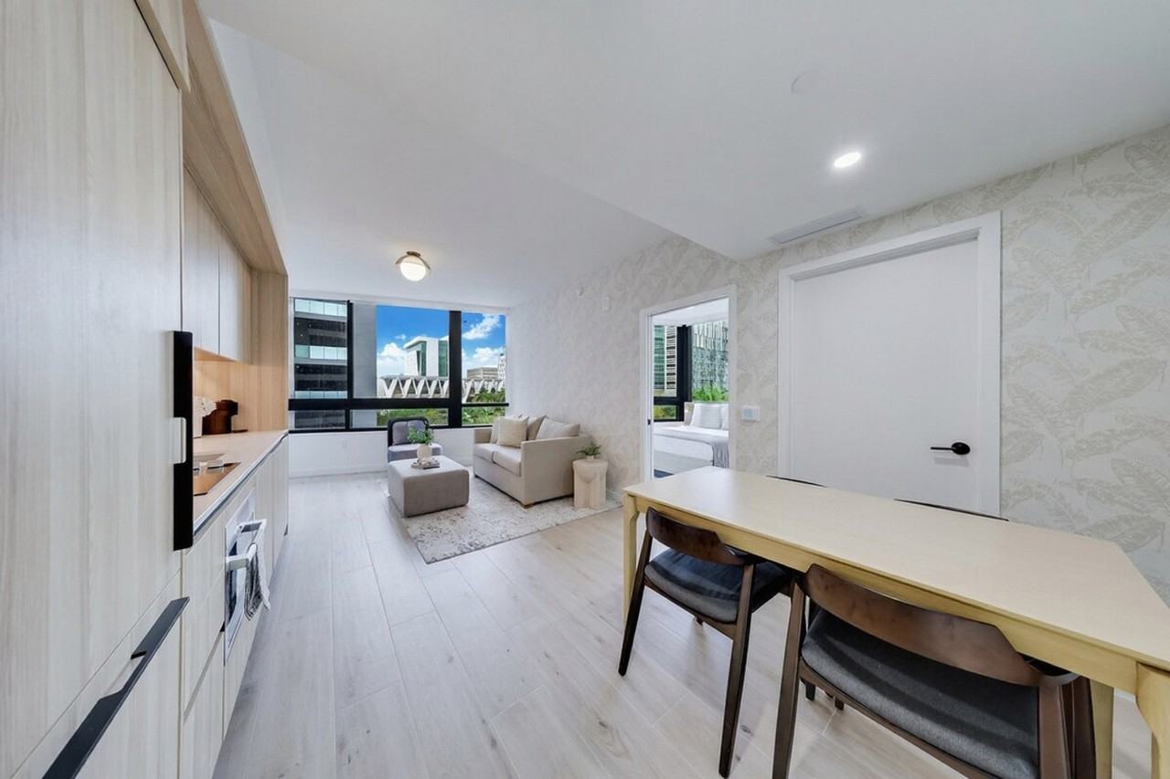 225 N Miami Ave #1377474P - Photo 4 of 18