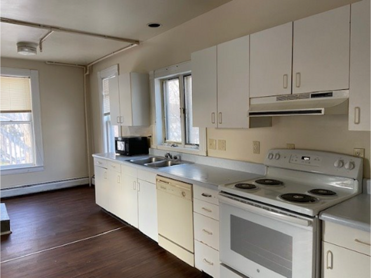 Student Housing 56 Lincoln Ave.  #1 and #2 - Photo 2 of 20