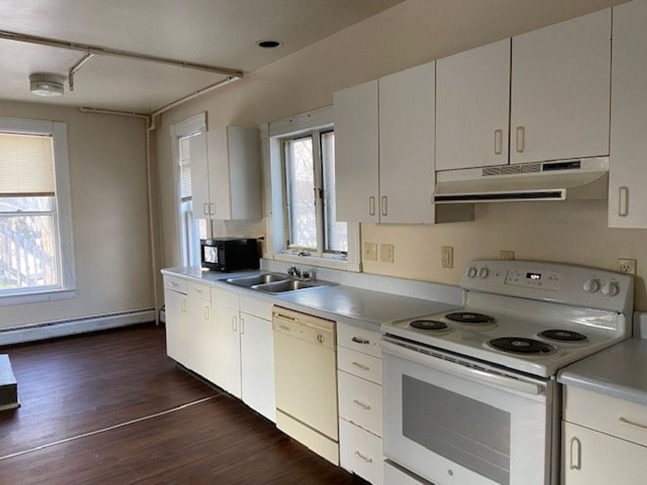 Student Housing 56 Lincoln Ave.  #1 and #2 - Photo 7 of 20