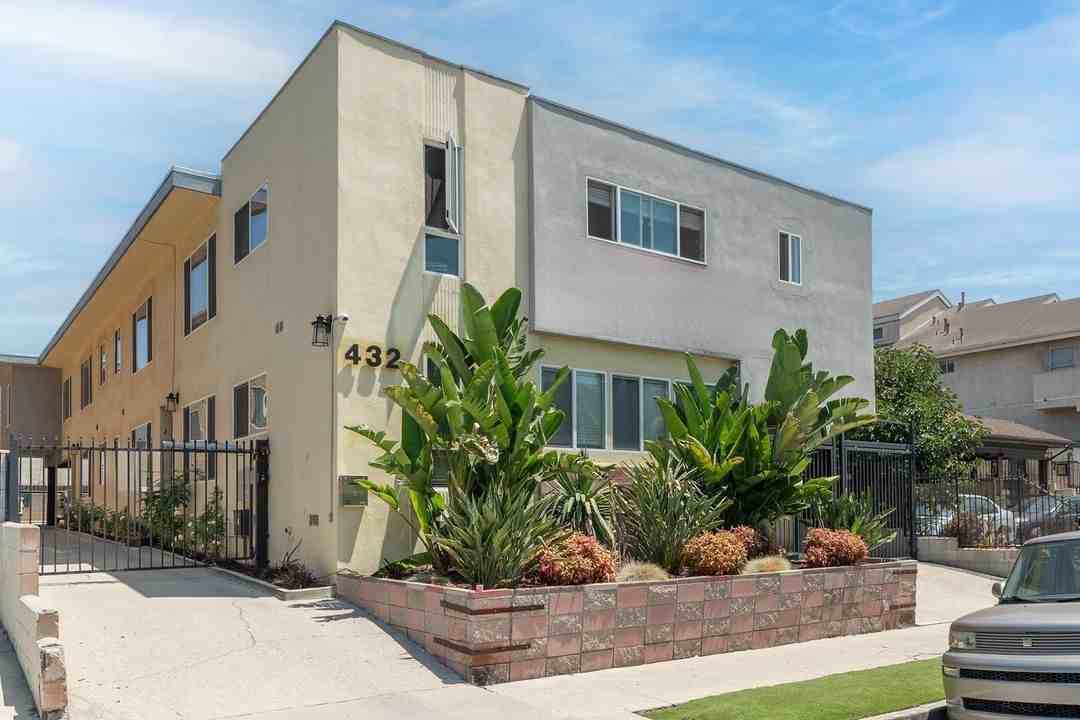 Oxford Apartments - Photo 3 of 25