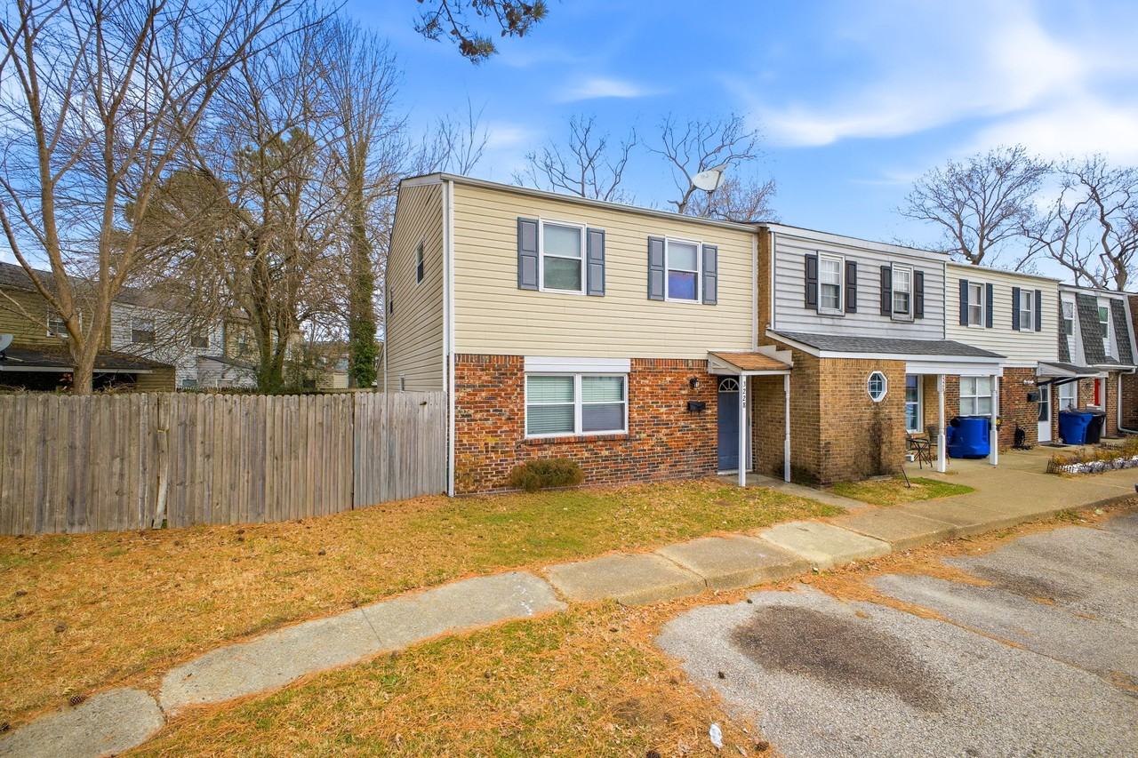 3228 Dunnbury Ct #1 - Photo 3 of 25