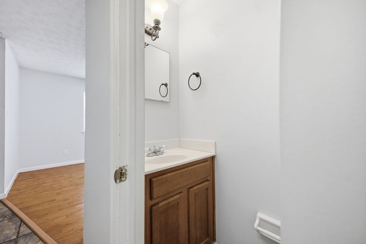 3228 Dunnbury Ct #1 - Photo 4 of 25