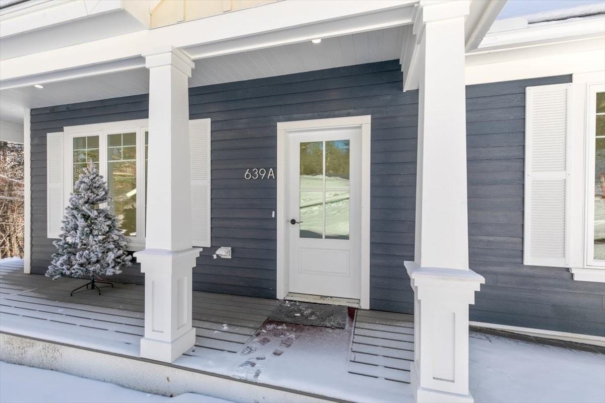 639 East Broadway #A - Photo 4 of 16