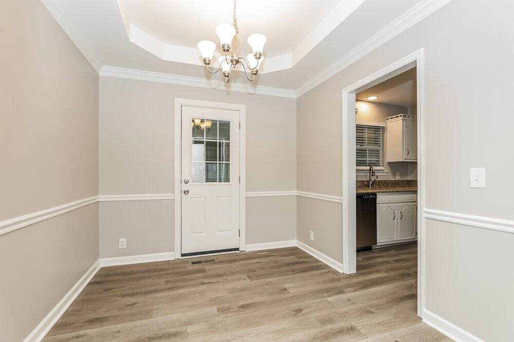 208 Legend Ct - Photo 6 of 19