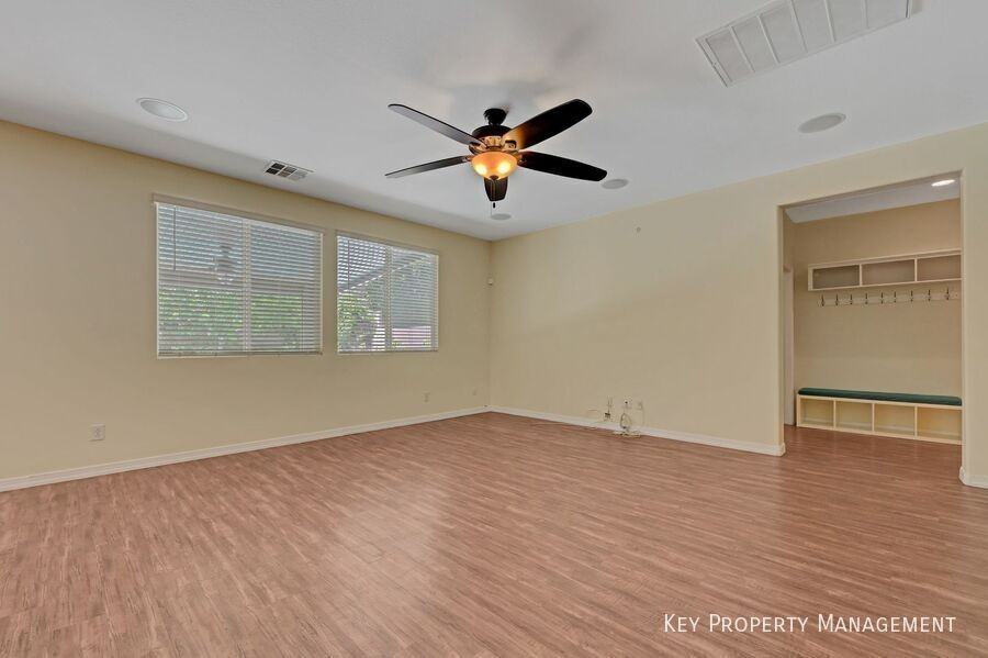 7029 Chestnut Valley St - Photo 3 of 15