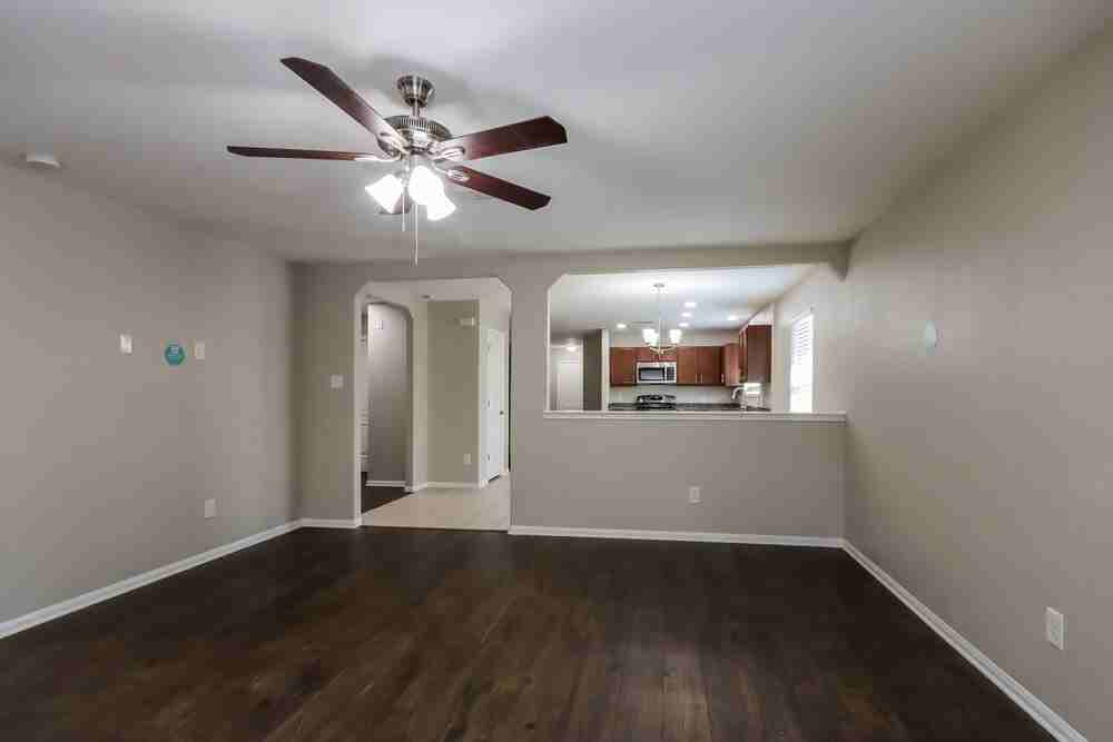 2717 Sandberry Dr - Photo 5 of 19