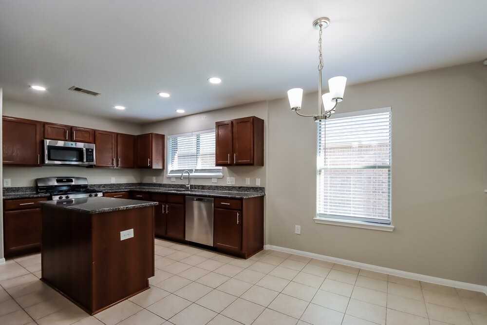 2717 Sandberry Dr - Photo 6 of 19