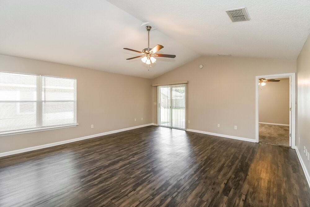 1321 Spruce St - Photo 7 of 19