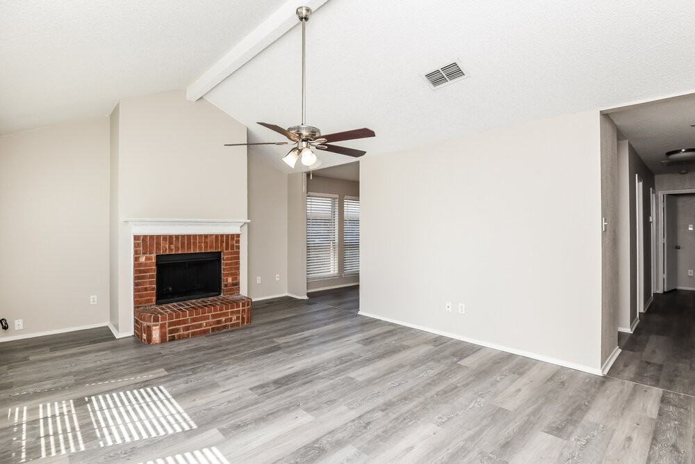 2428 Ensenada Ln - Photo 5 of 19