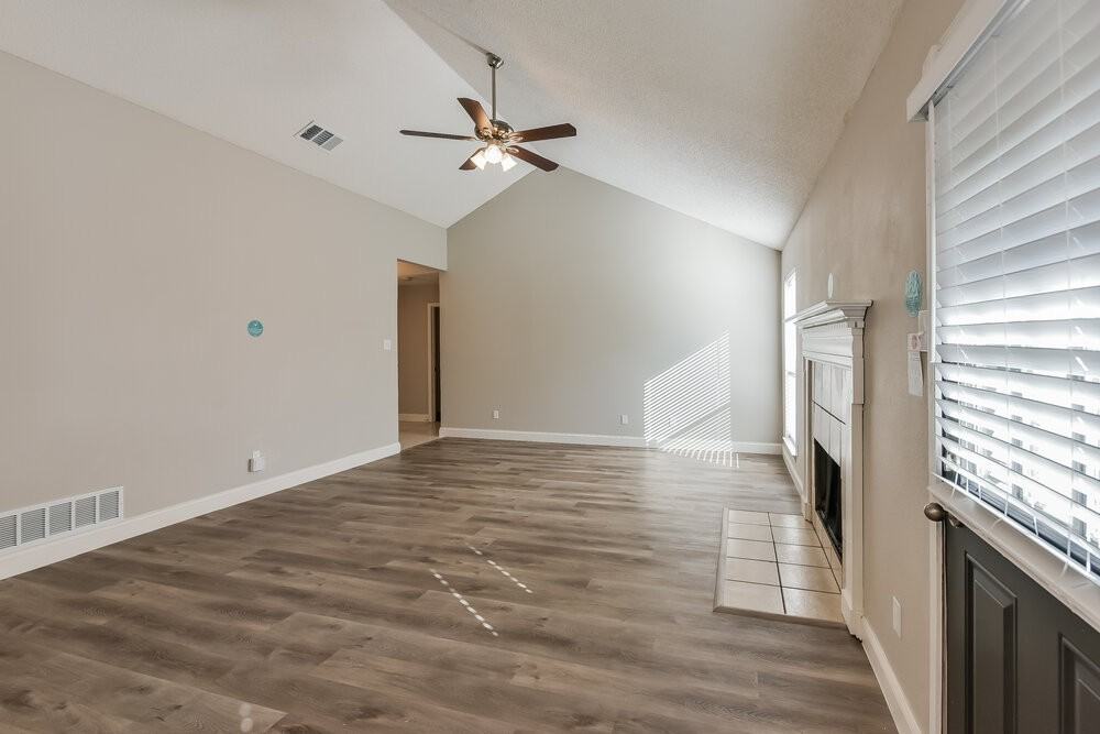 813 Globe Ave - Photo 3 of 19