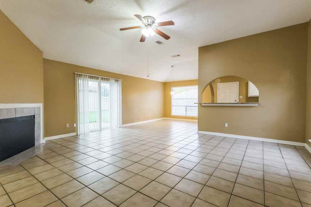 2215 Hazyknoll Ln - Photo 3 of 16