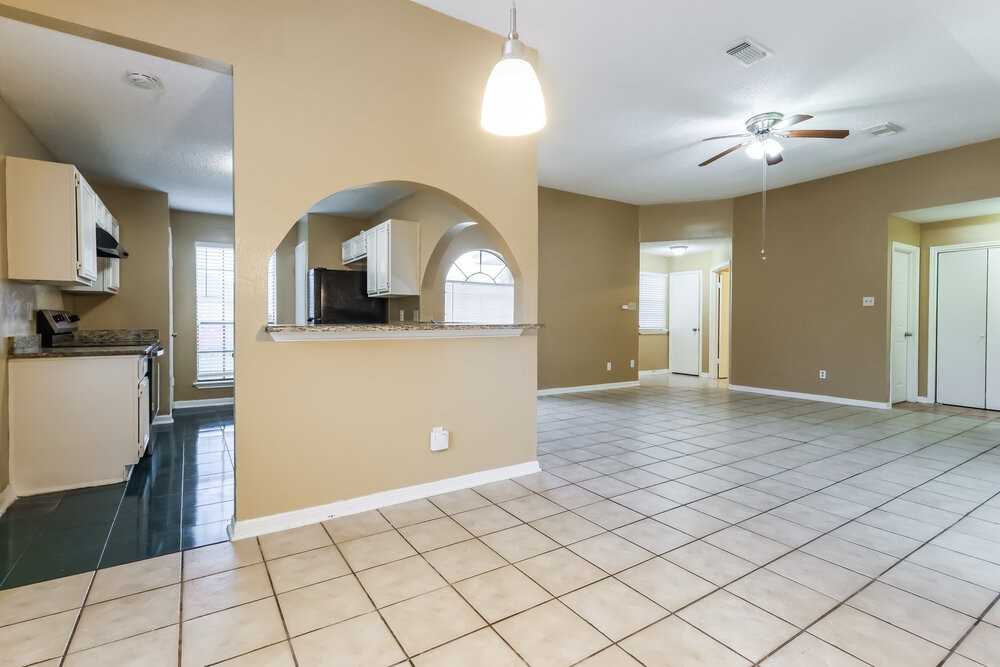 2215 Hazyknoll Ln - Photo 6 of 16