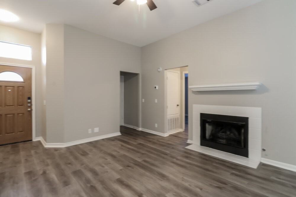 21203 Grand National Ave - Photo 7 of 19