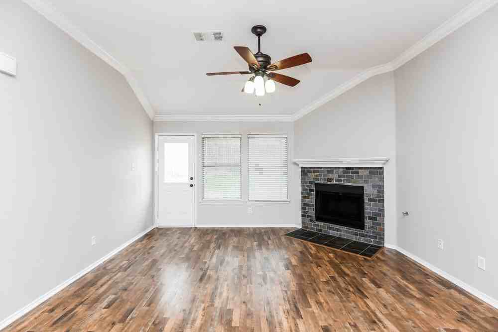 1300 Maple Terrace Dr - Photo 3 of 16