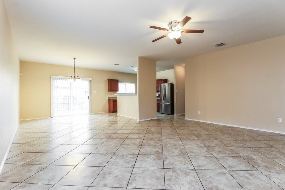 1104 Castle Springs Rd - Photo 4 of 15