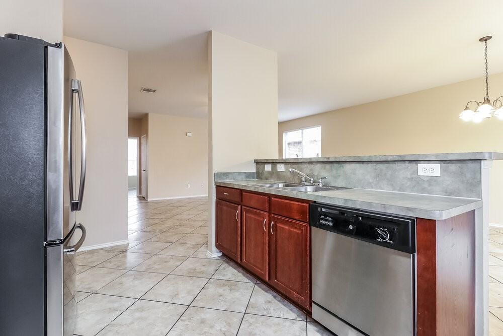 1104 Castle Springs Rd - Photo 7 of 15