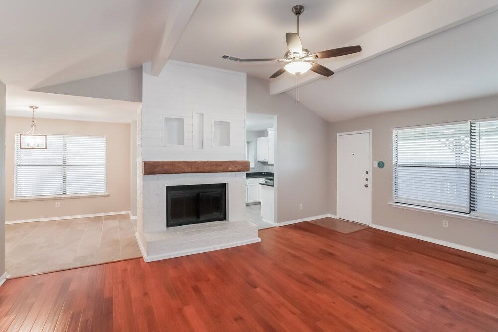 216 Lantana Dr - Photo 4 of 16