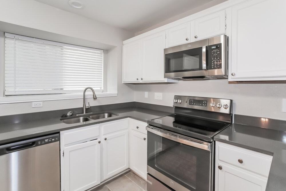 216 Lantana Dr - Photo 7 of 16