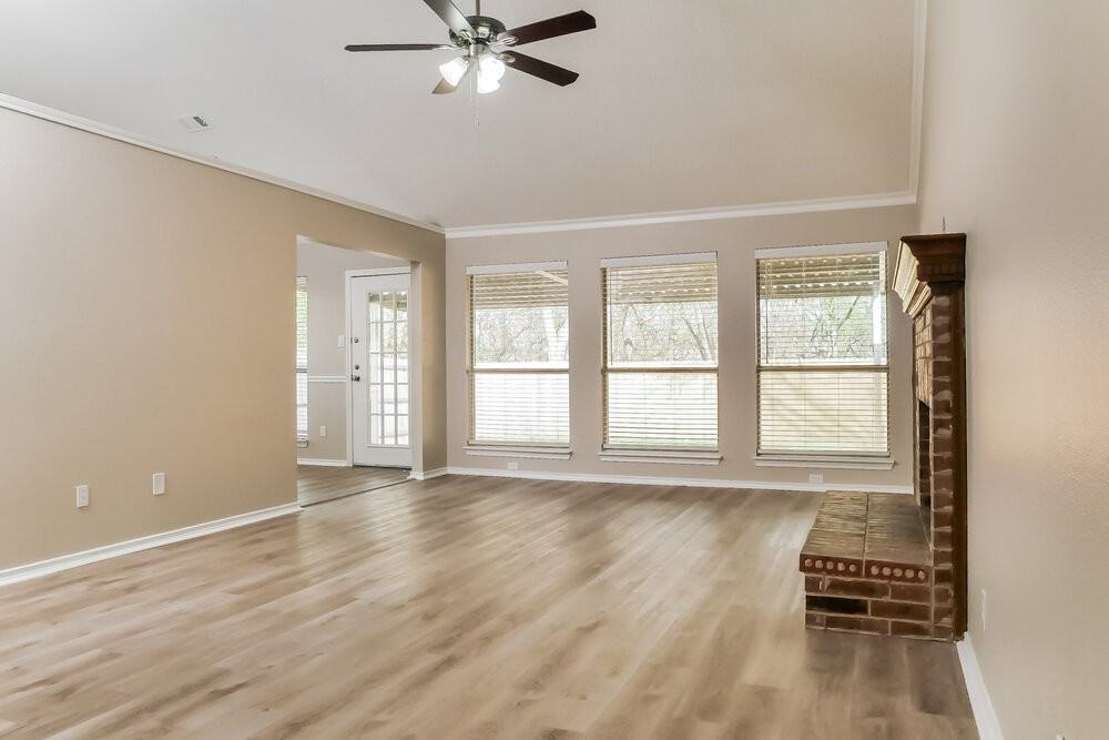 117 Brockway Dr - Photo 3 of 18