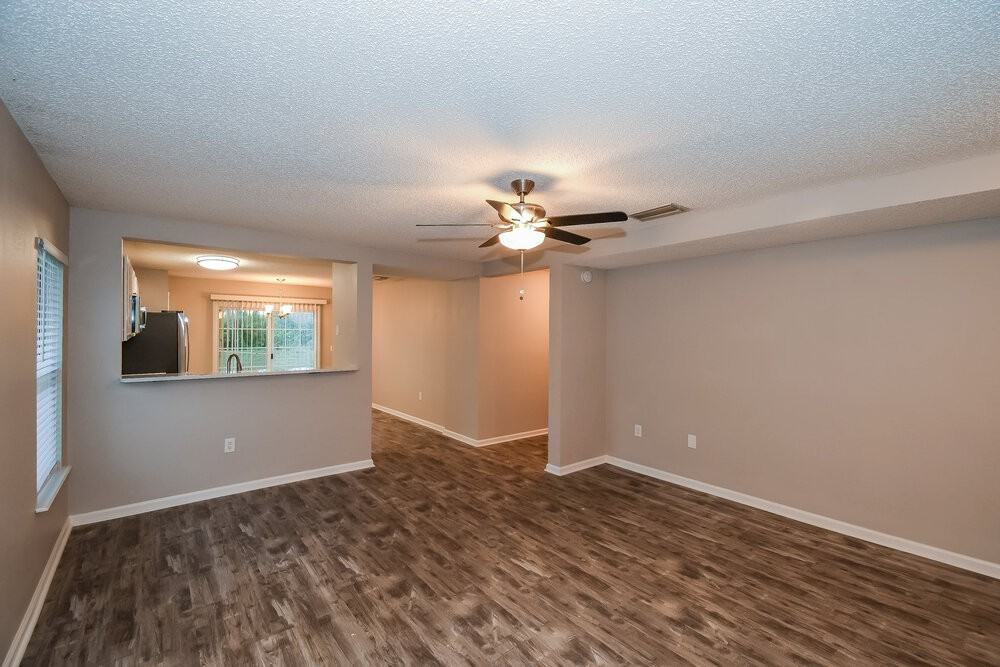 859 Collinswood Dr - Photo 5 of 16