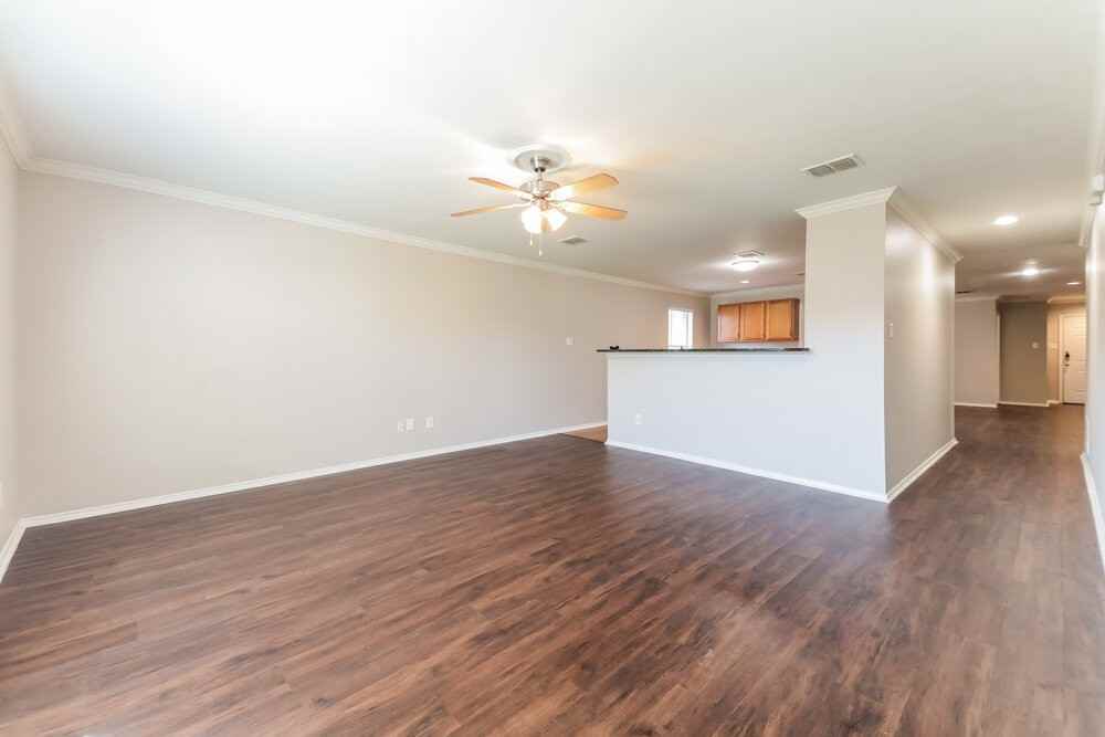 1210 Sage Dr - Photo 4 of 16