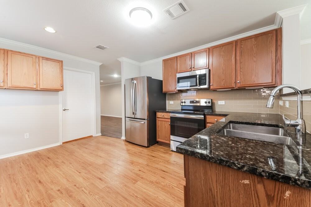 1210 Sage Dr - Photo 5 of 16