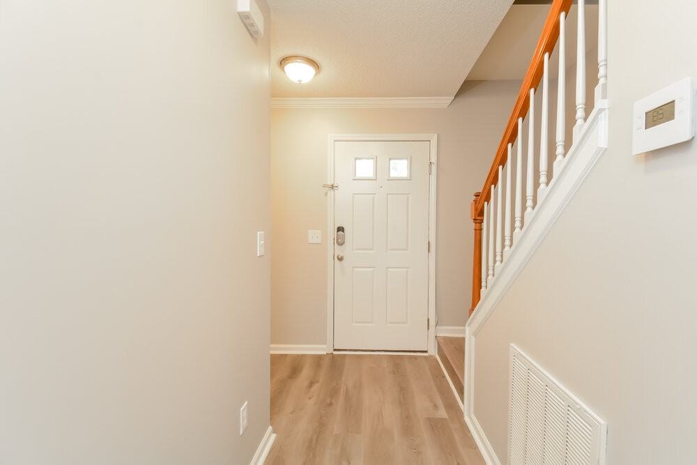 5827 Waterford Landing Ct - Photo 4 of 17