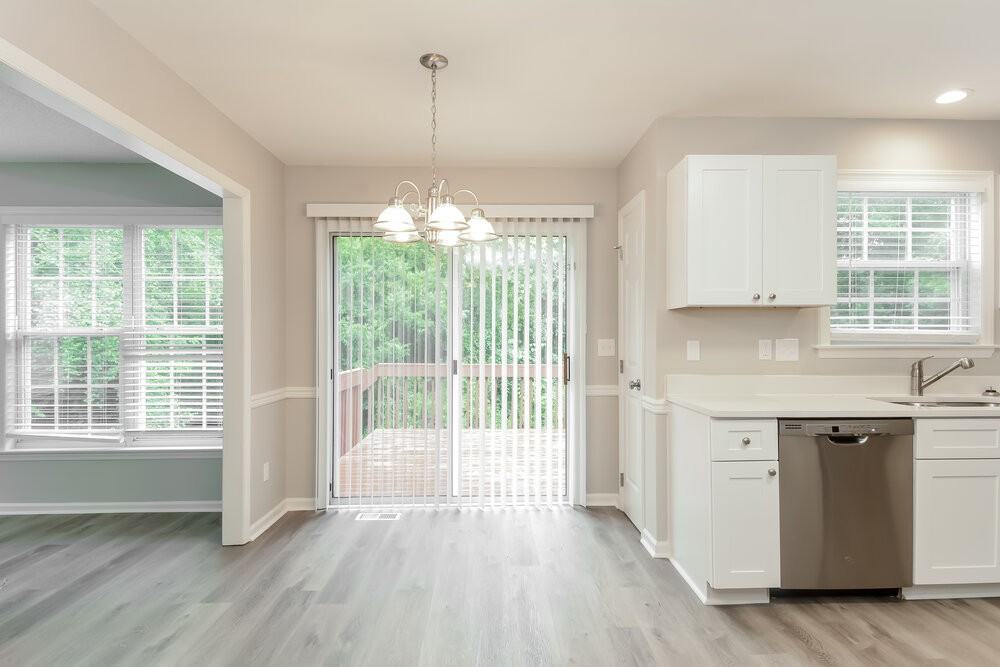 5827 Waterford Landing Ct - Photo 7 of 17