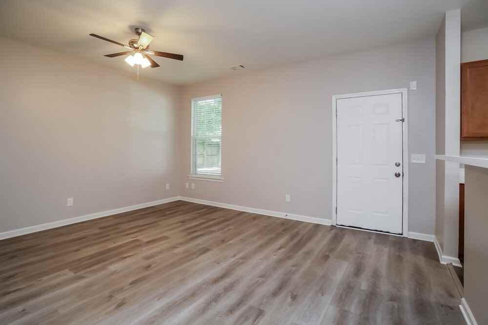 210 Oconee Way - Photo 6 of 19