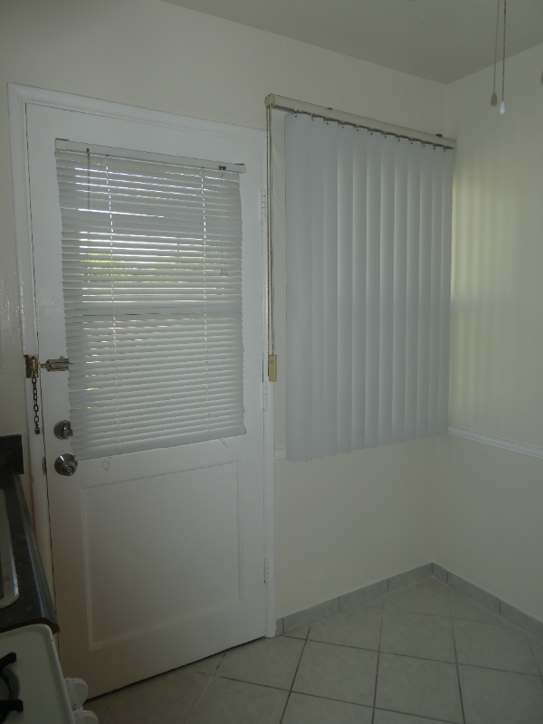 6222 Hazeltine Ave - Photo 2 of 15