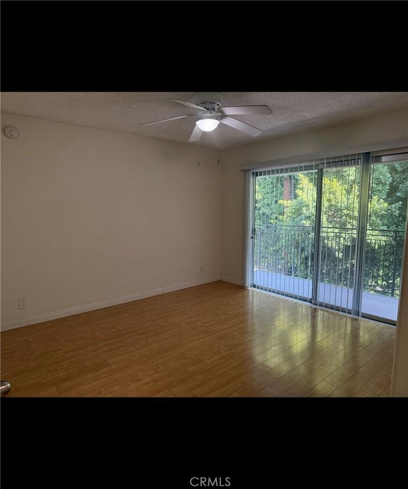 6134 Hazeltine Ave #6134-6 - Photo 4 of 12