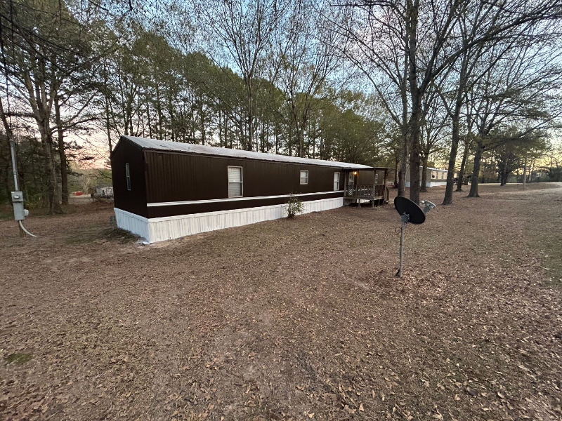 1032 Deborah Ln - Photo 3 of 21