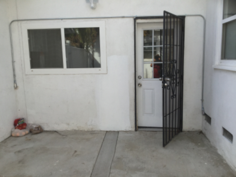 20957 Community St - Photo 4 of 17