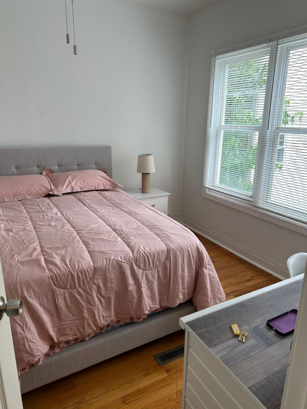 1 W Medill Ave - Photo 2 of 14