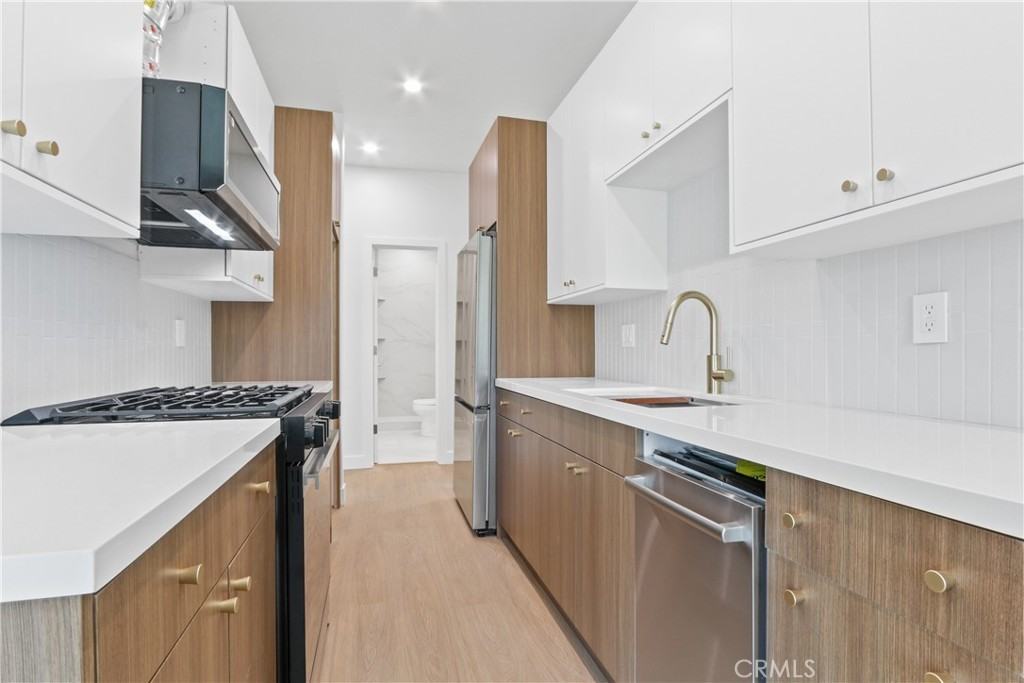 1927 Pelham Ave #1927-1 - Photo 2 of 18