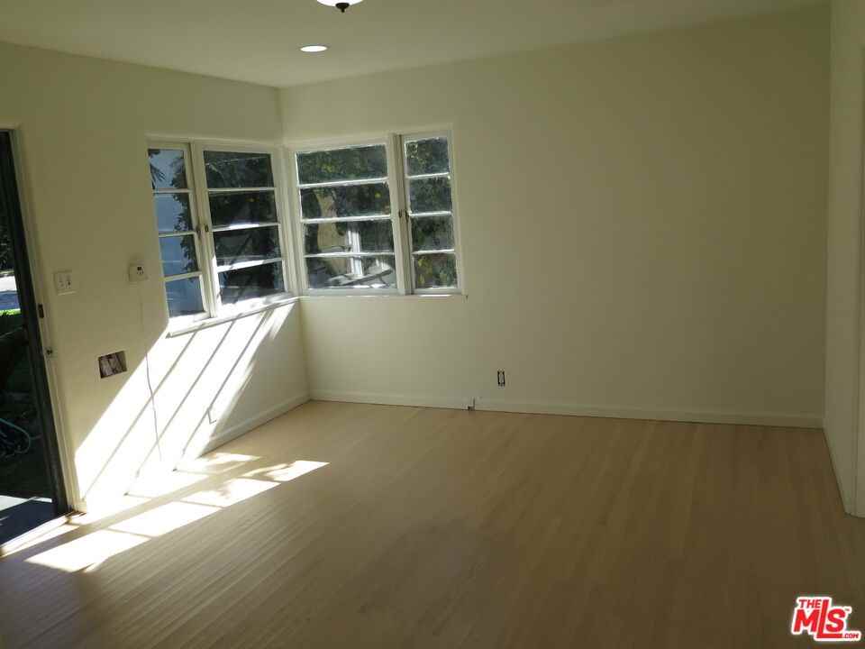 2128 20th St #2128B - Photo 5 of 22