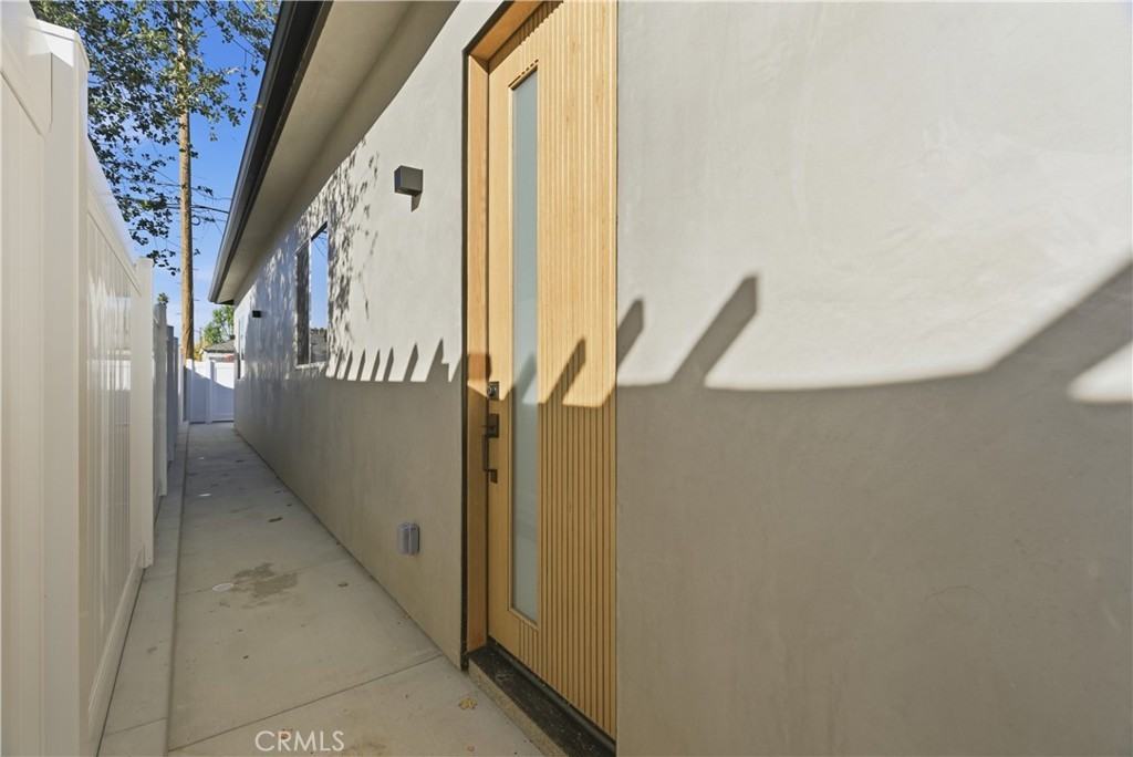 6935 1/2 Jellico Ave #6935 - Photo 2 of 29