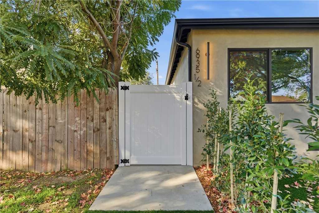 6935 1/2 Jellico Ave #6935 - Photo 3 of 29