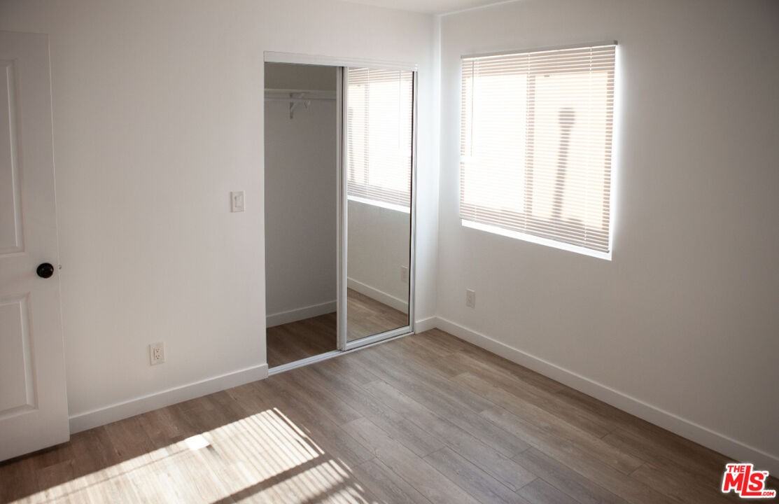 5724 S Manhattan Pl #5724