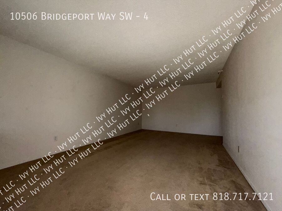 10506 Bridgeport Way Sw #4 - Photo 3 of 18