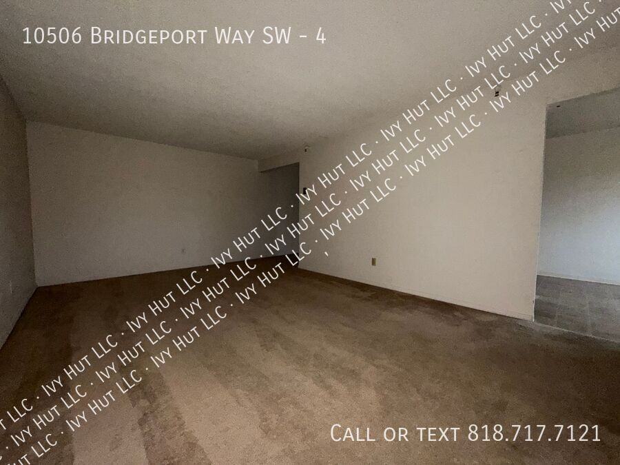 10506 Bridgeport Way Sw #4 - Photo 4 of 18