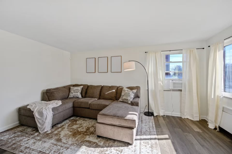 3910 E Gatewood Ln #2 - Photo 3 of 17