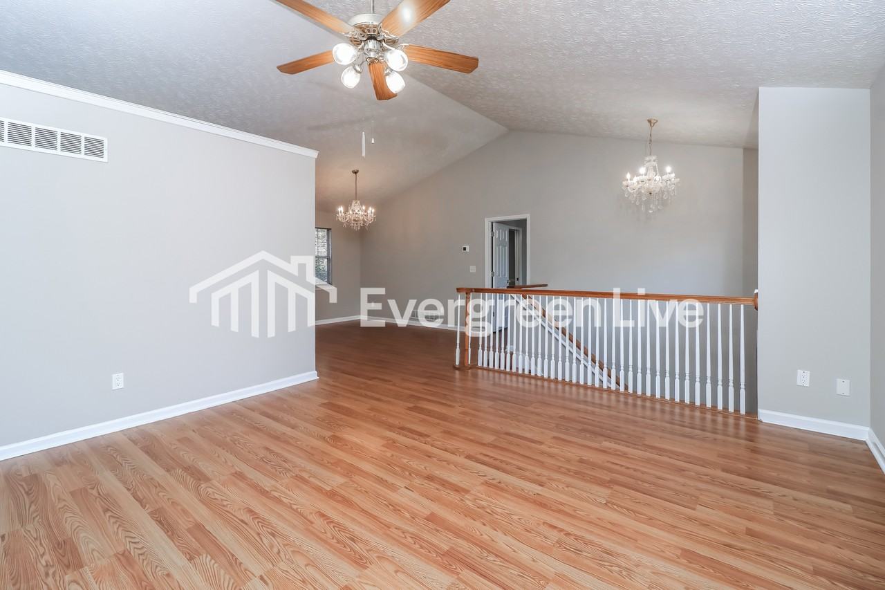 4204 Sterling Pointe Dr - Photo 5 of 15