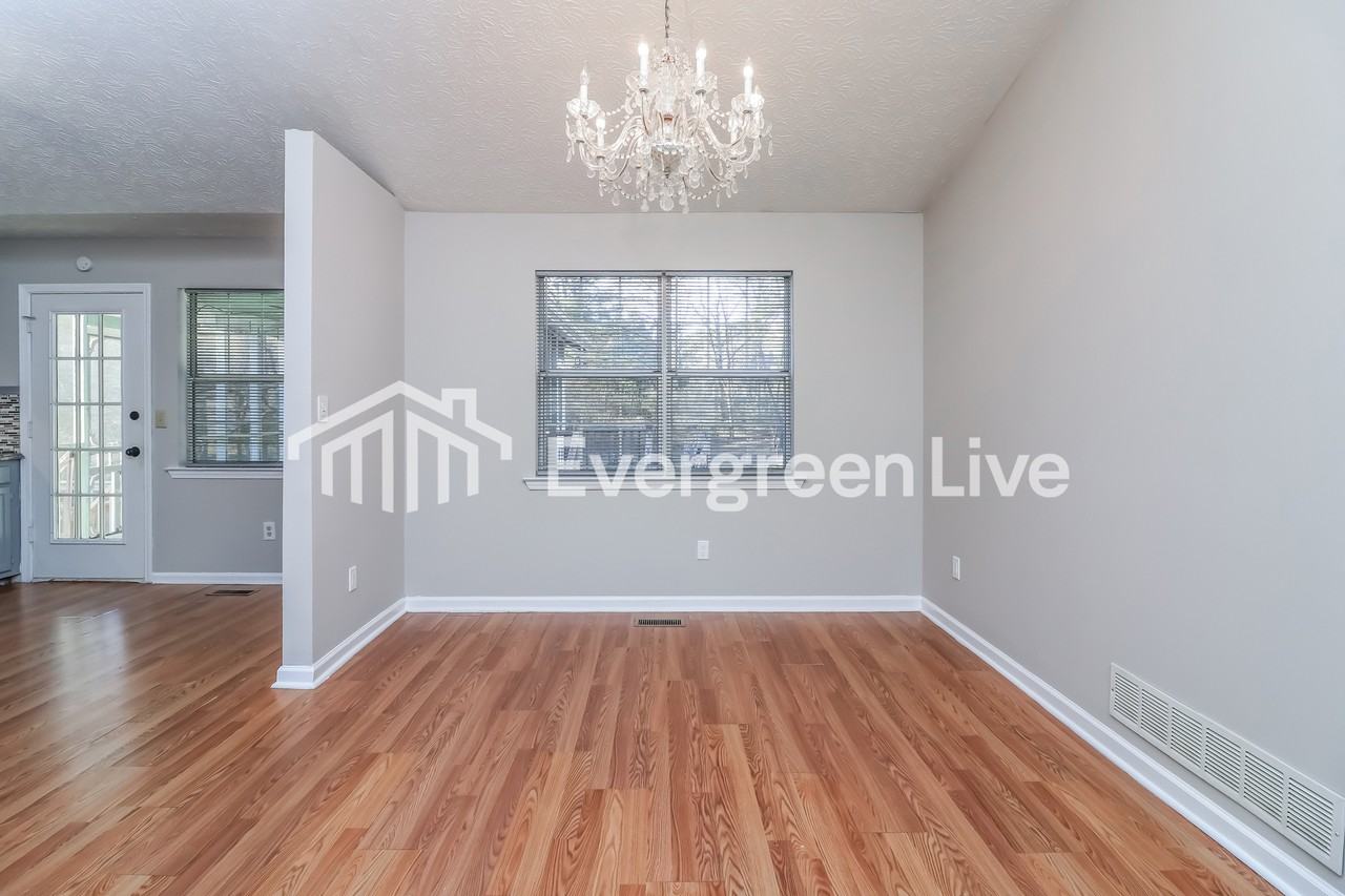 4204 Sterling Pointe Dr - Photo 6 of 15