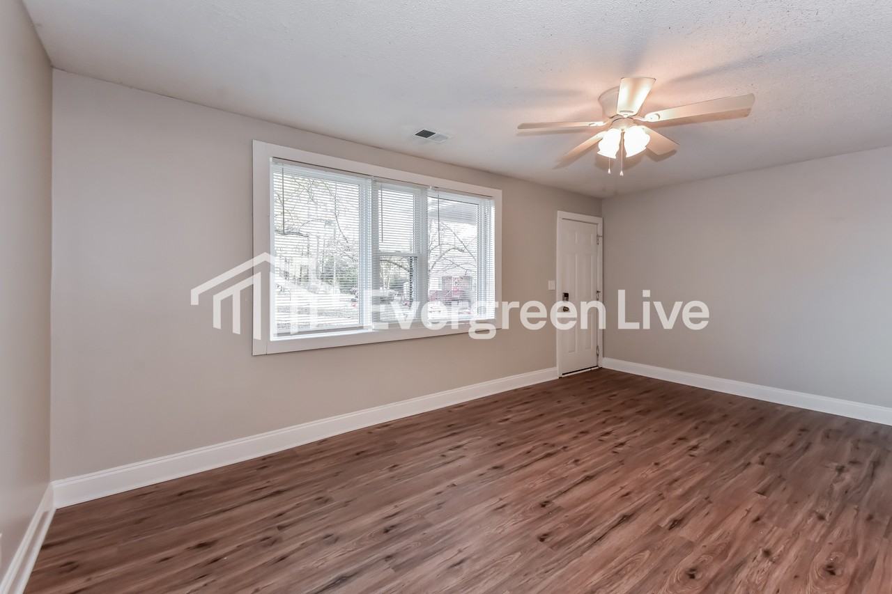 5 Larkin Ct - Photo 2 of 15