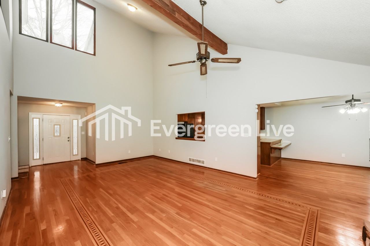 2624 New Haven Dr - Photo 2 of 15