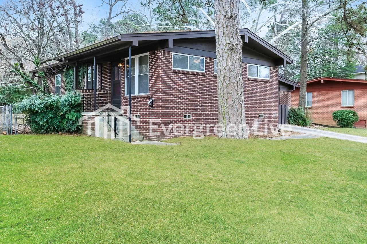 94 Broadmoor Dr - Photo 2 of 15